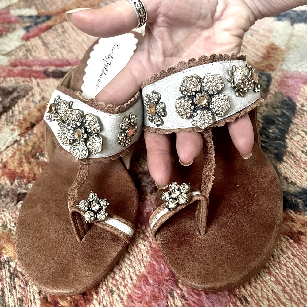 Beverly Feldman Size 8 Bejeweled Kitten Heel Sandals